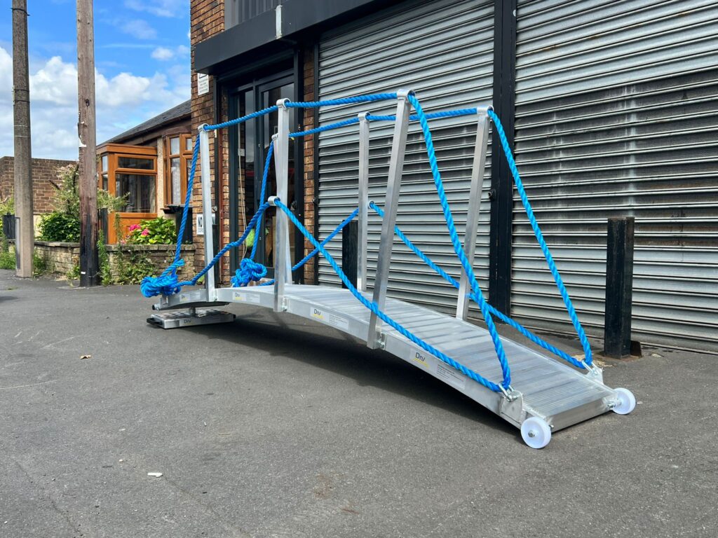 Aluminium gangway